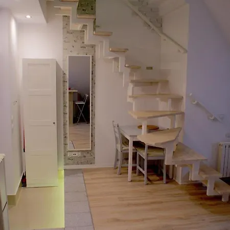 Apartament Reja 6 *